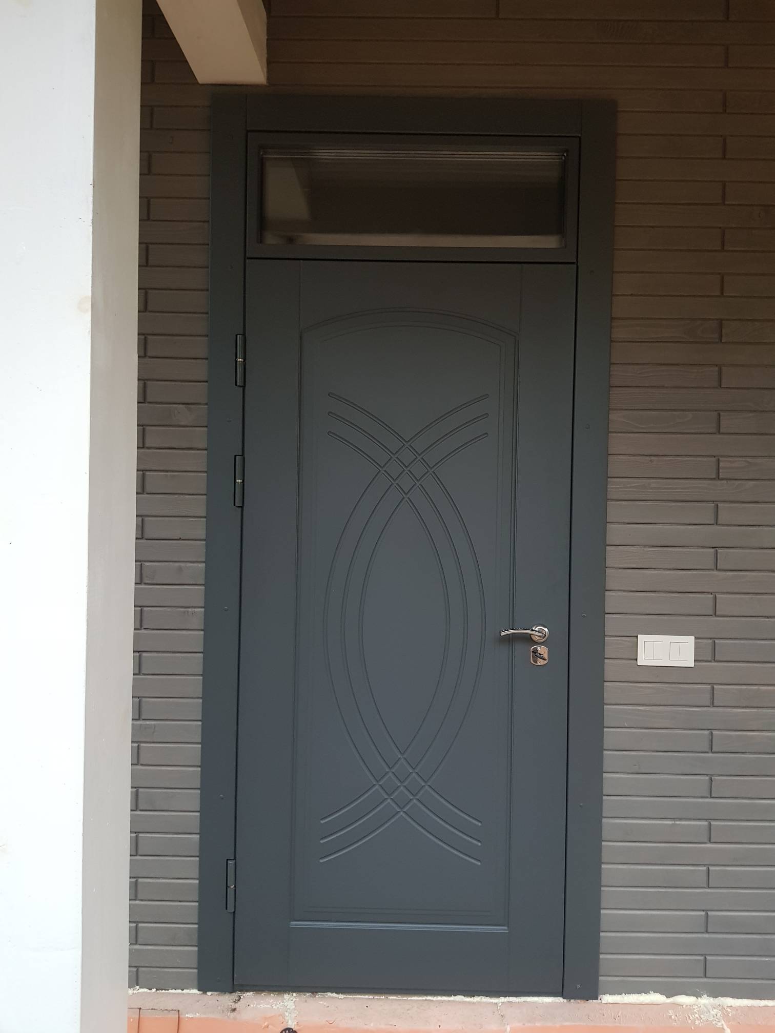 Двери уличные для частного дома купить в СПб — цена уличной входной двери  для частного дома на заказ
